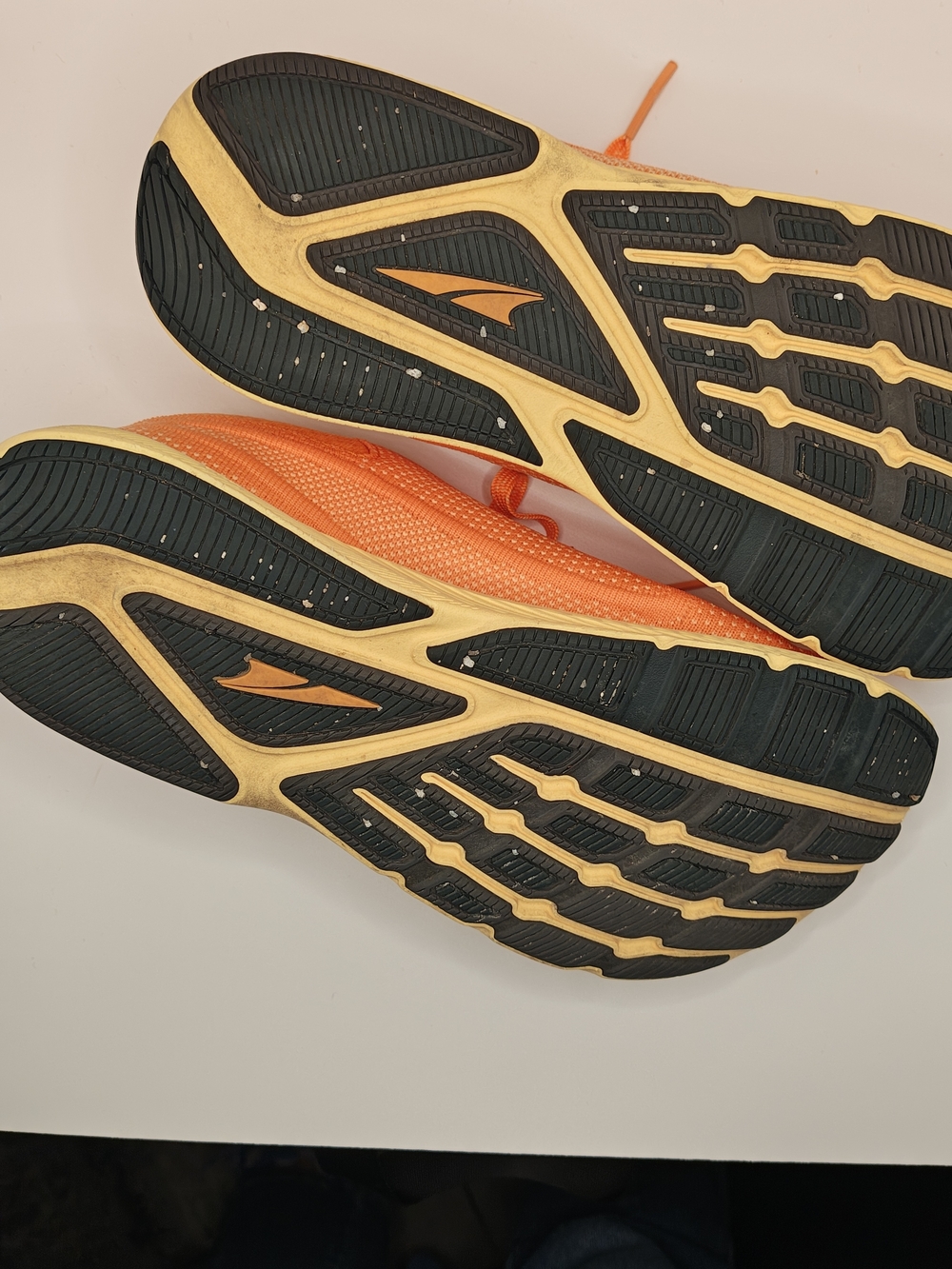 Size 8 Altra Orange and Yellow Women's Athletic Shoes - Picture 7 of 8